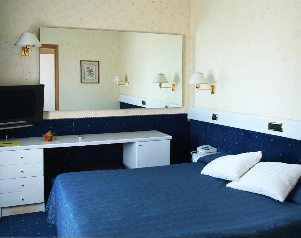 Eurohotel Piacenza Camera foto