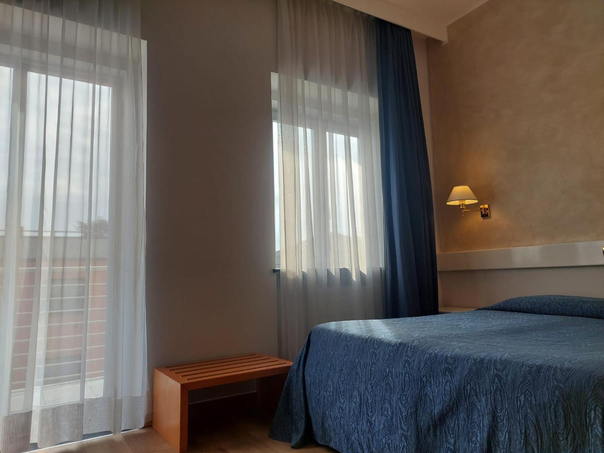 Eurohotel Piacenza Esterno foto