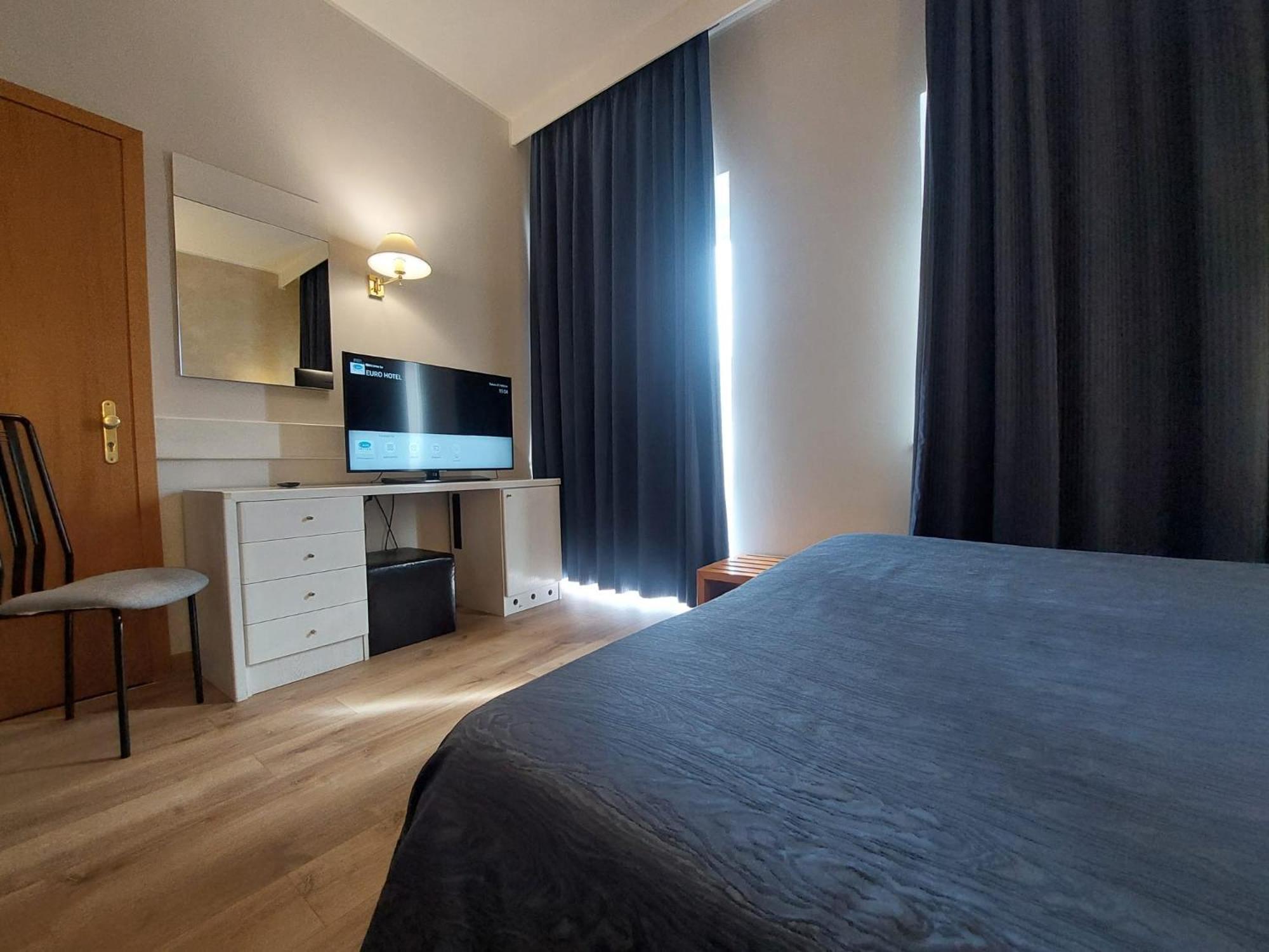 Eurohotel Piacenza Esterno foto