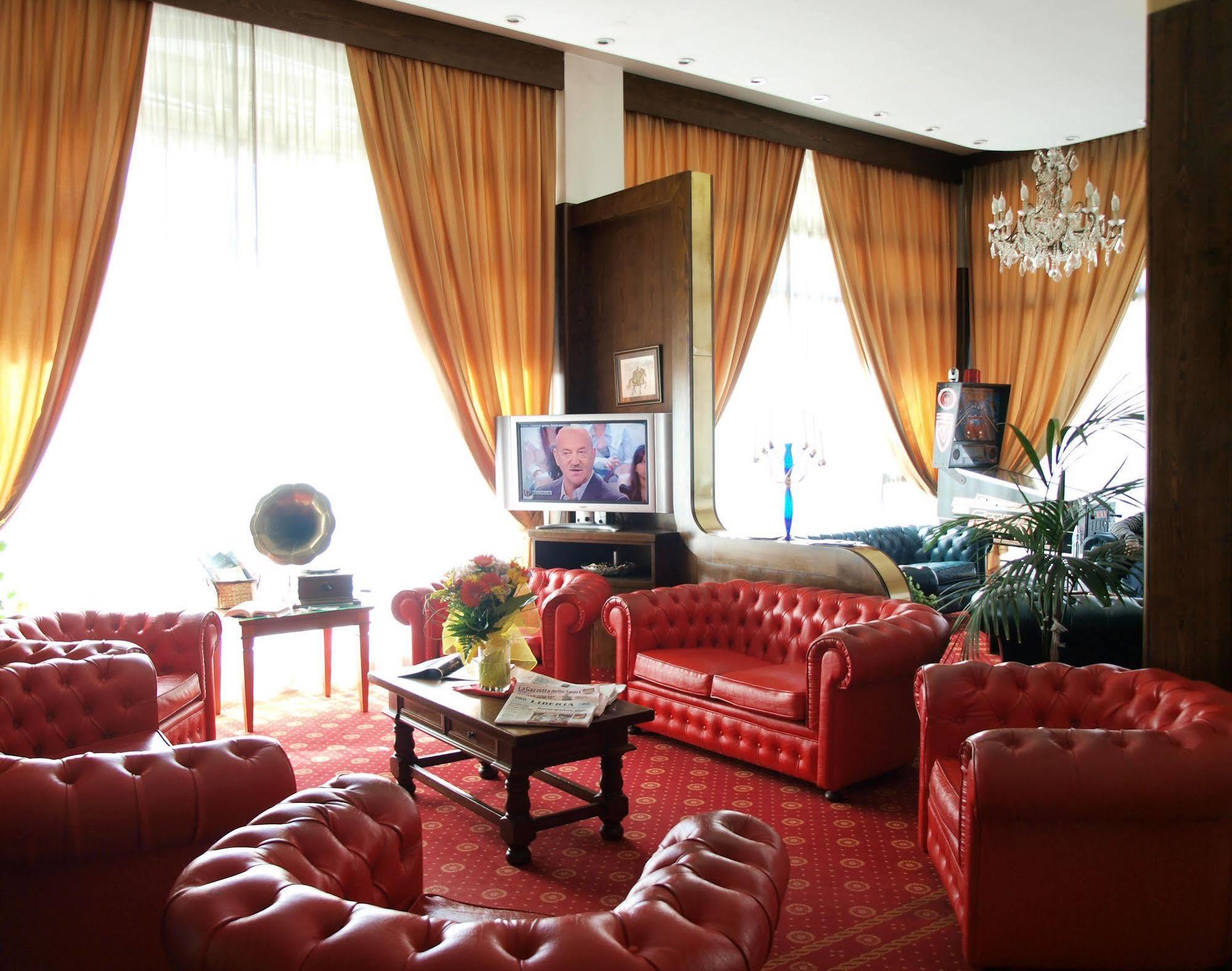 Eurohotel Piacenza Esterno foto