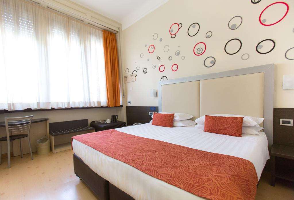 Eurohotel Piacenza Camera foto
